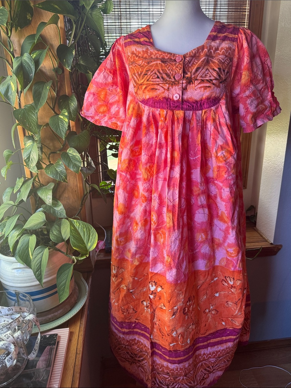 VTG Phases Medium Cotton Batik Patio Dress Sunset Coral Orange Pink Boho Muumuu